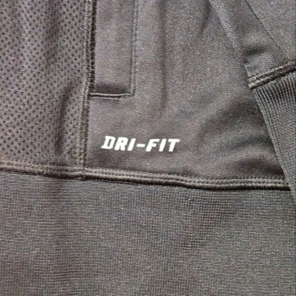 Nike Dri Fit Live Strong jacket - Picture 4 of 6